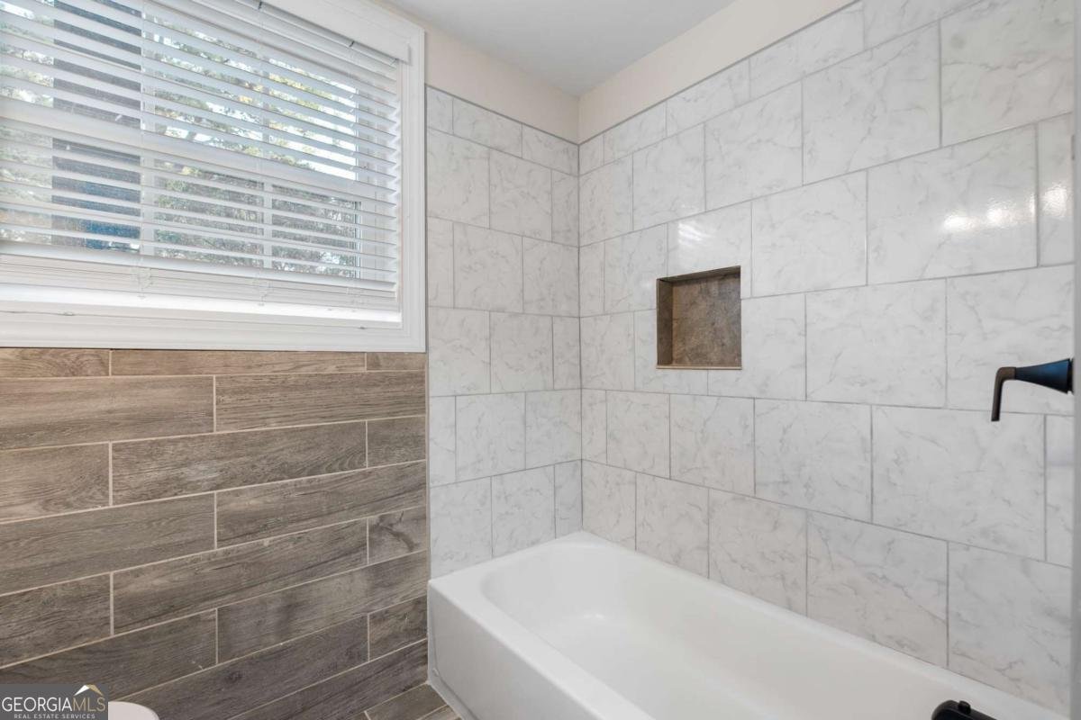 1969 Valley Ridge Drive Atlanta - 1