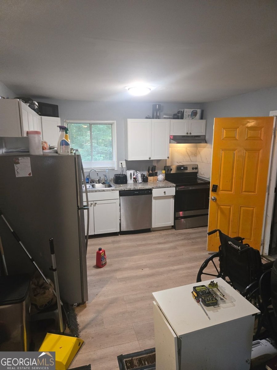 3226 Cloverhurst Drive East Point - 3