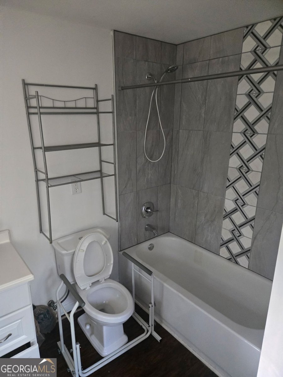 3226 Cloverhurst Drive East Point - 4