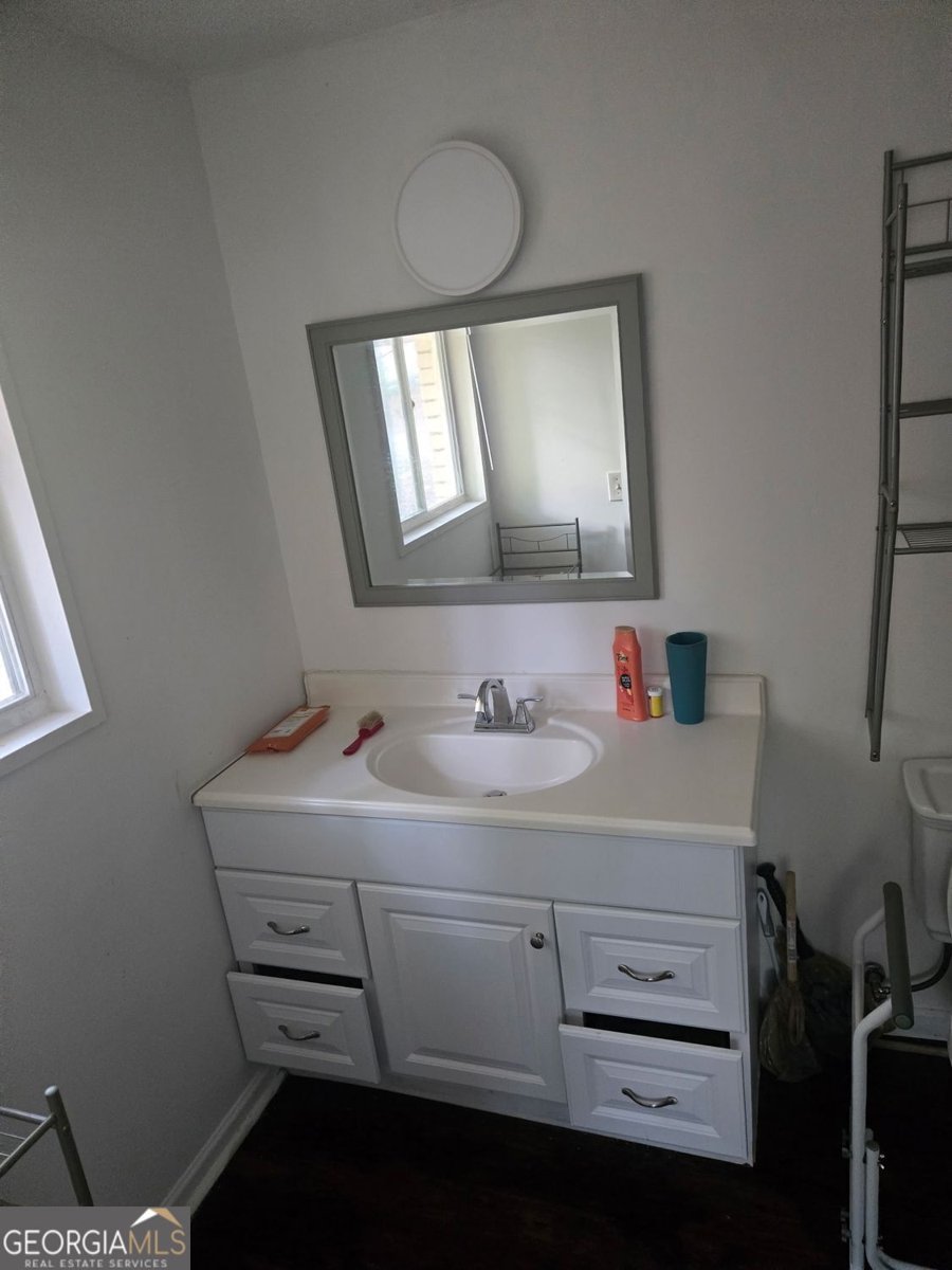 3226 Cloverhurst Drive East Point - 8