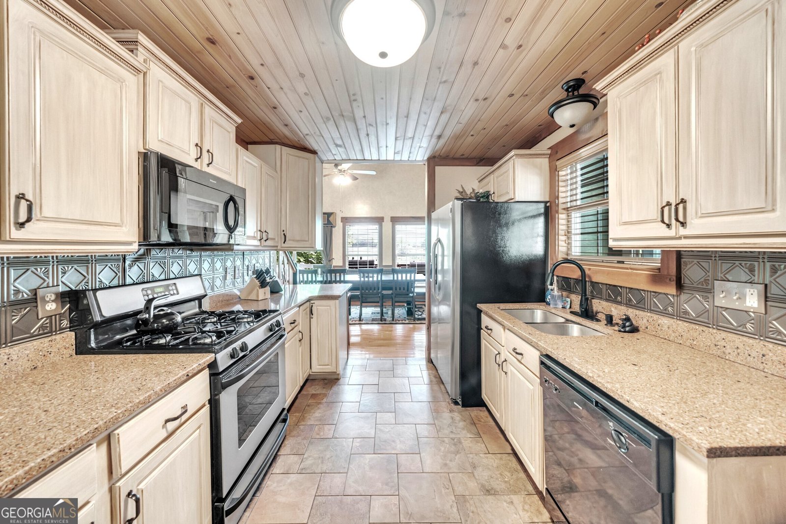 2003 Bend Of The River Road Hiawassee - 38