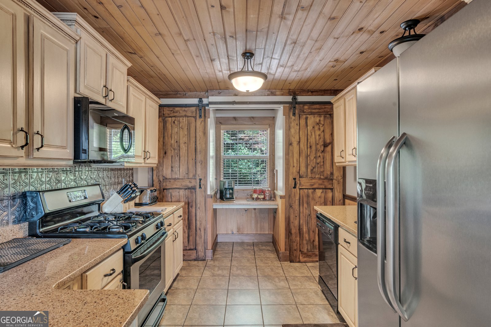 2003 Bend Of The River Road Hiawassee - 4