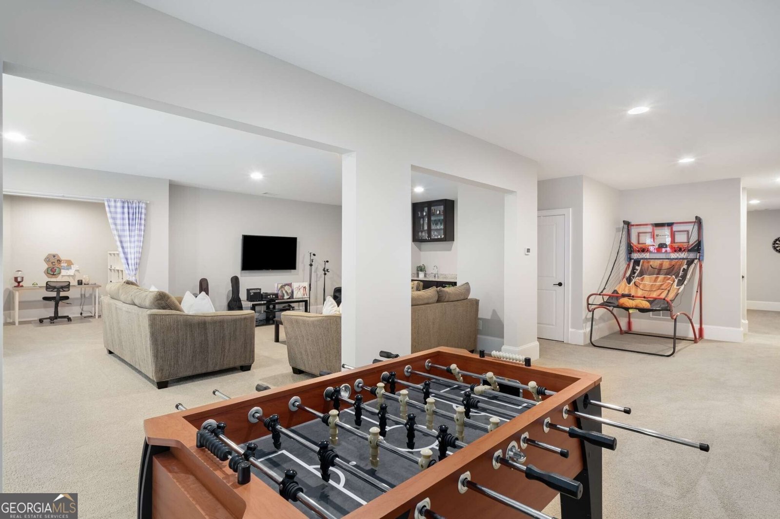 143 Nakomis Place Milton - 46