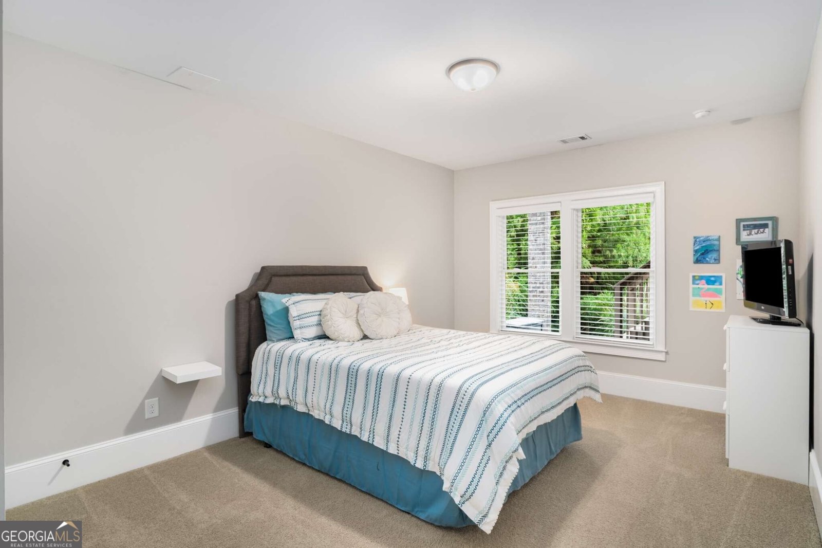 143 Nakomis Place Milton - 51