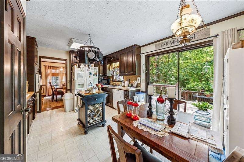 315 Rhine Road White - 1