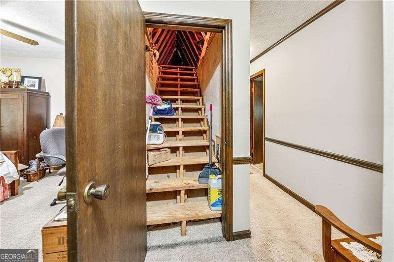 315 Rhine Road White - 10