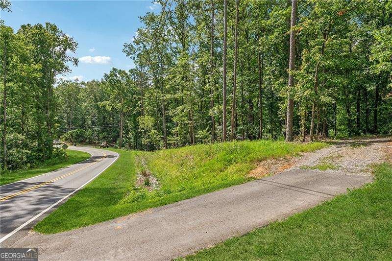 315 Rhine Road White - 17