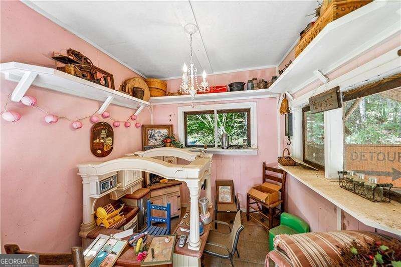 315 Rhine Road White - 28