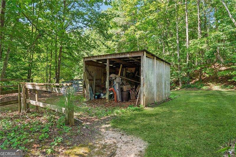 315 Rhine Road White - 32