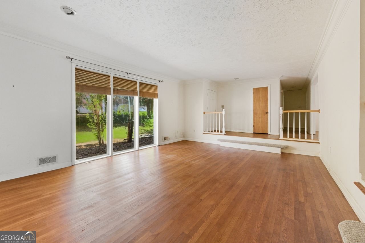 5839 Lakeshore Buford - 10