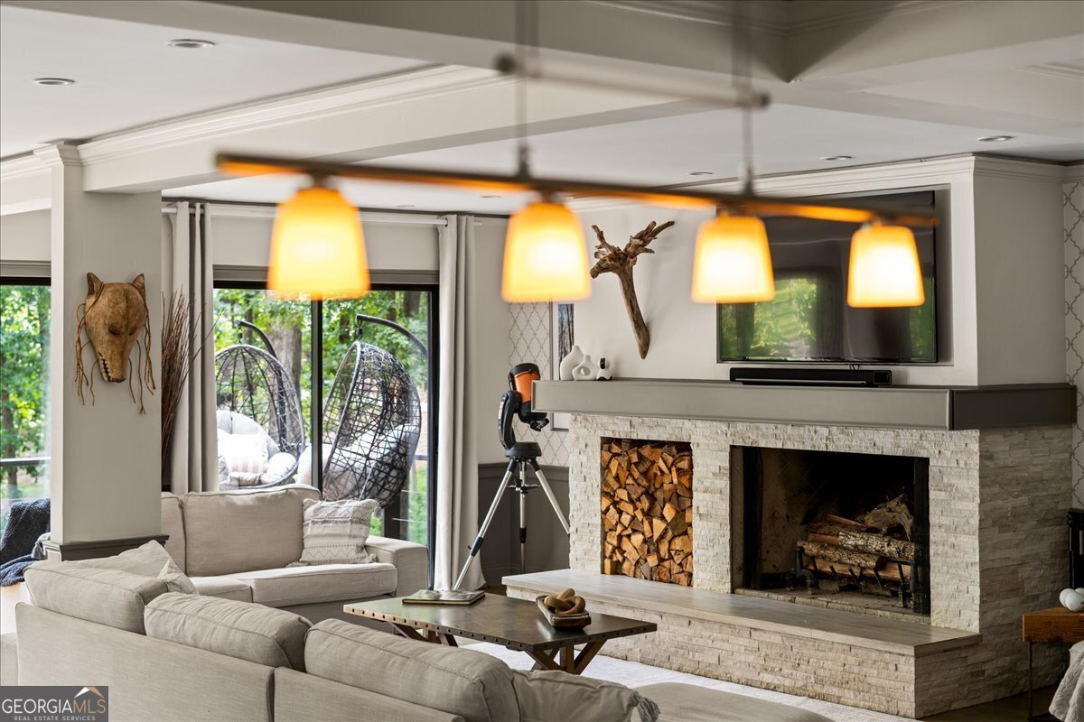 6680 Woodlake Drive Flowery Branch - 44