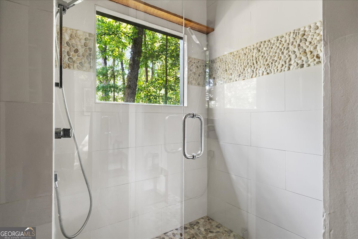 6680 Woodlake Drive Flowery Branch - 55