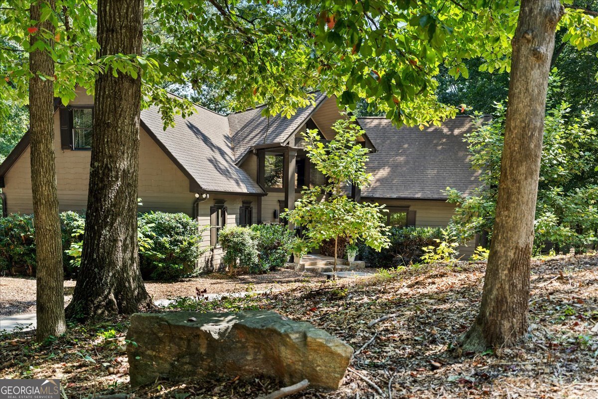 6680 Woodlake Drive Flowery Branch - 6