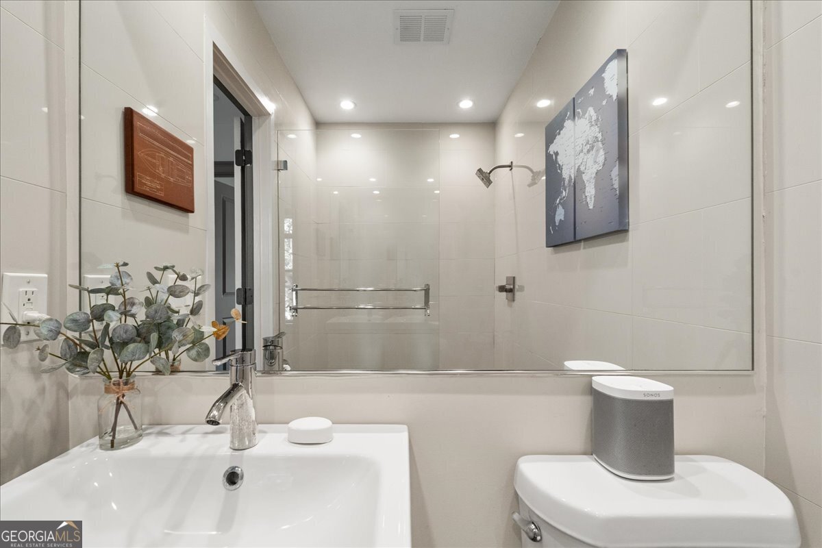 6680 Woodlake Drive Flowery Branch - 60