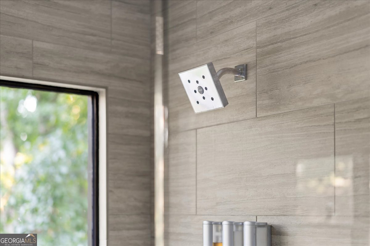 6680 Woodlake Drive Flowery Branch - 70