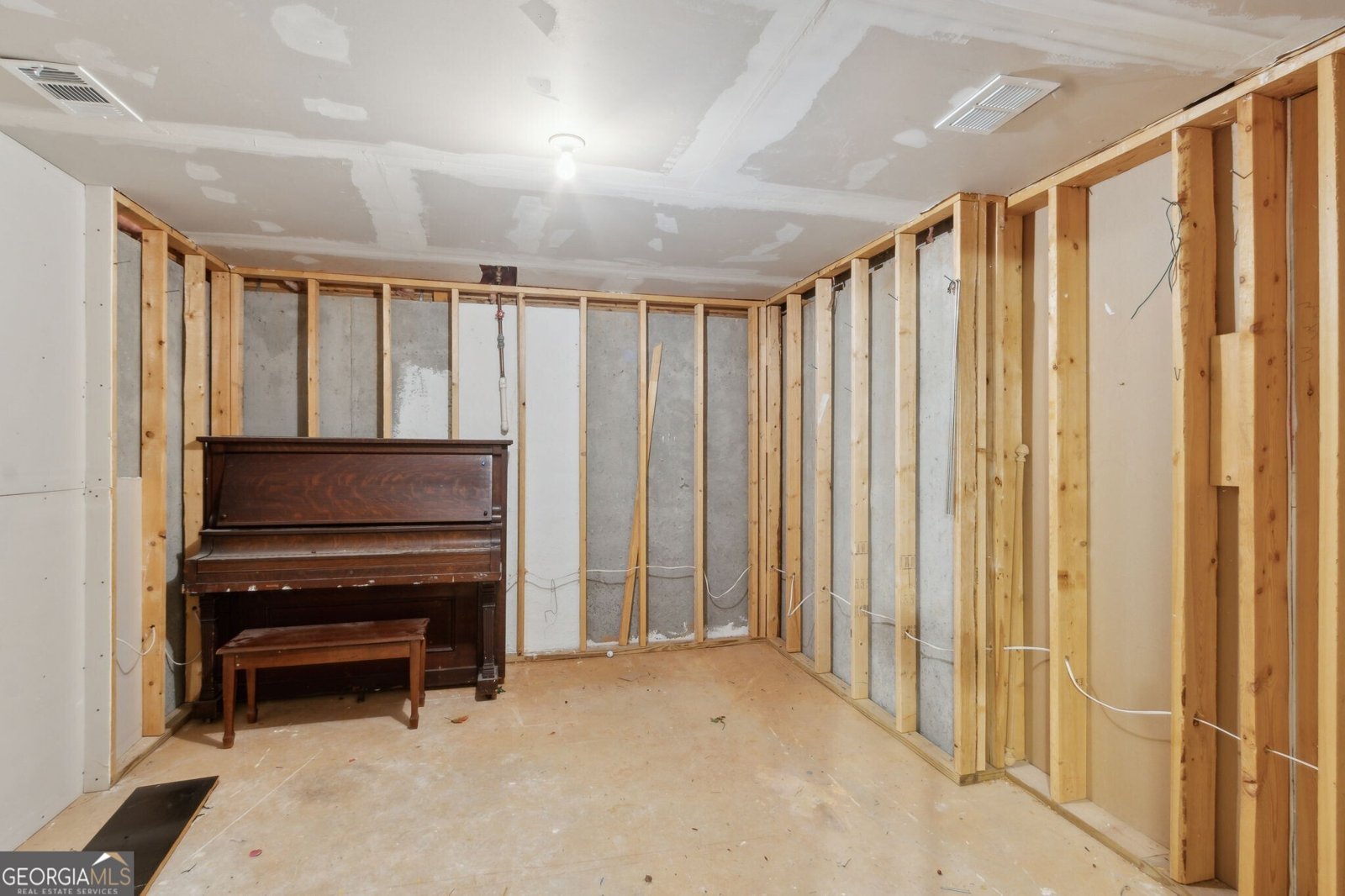 2422 Oak Bluff Drive Dacula - 57