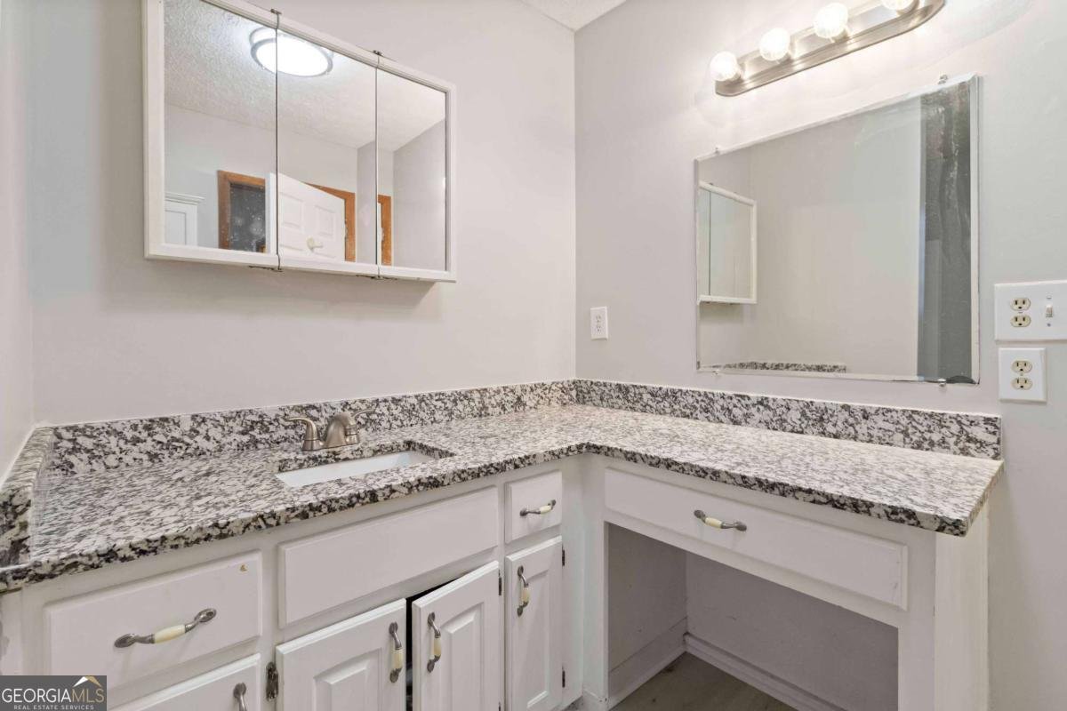 166 Pebble Path Douglasville - 10