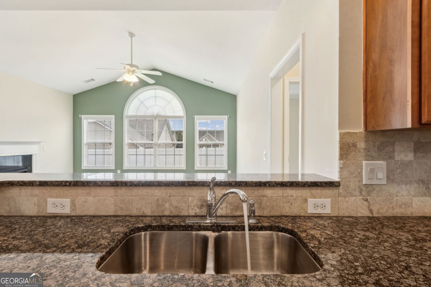 816 Ideal Place Winder - 30