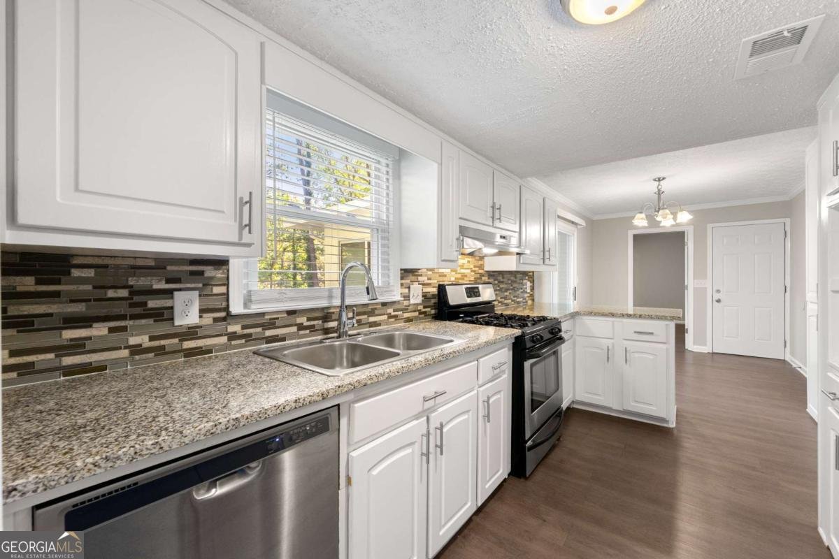 4574 Woodland Circle Roswell - 3