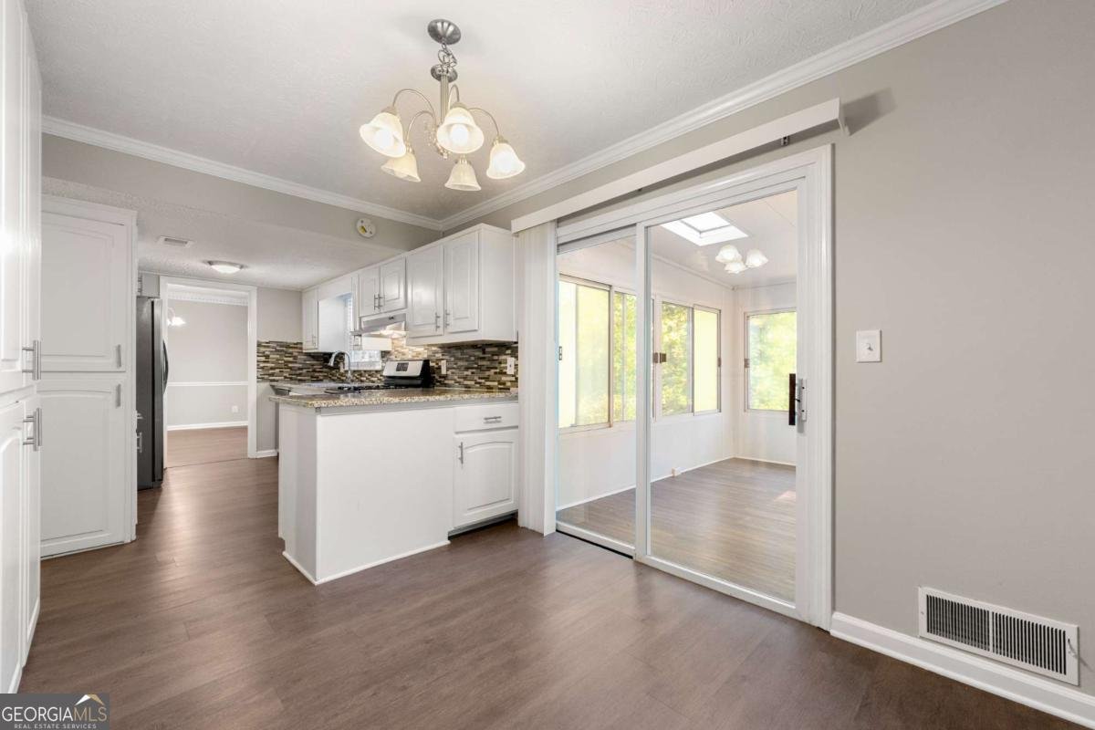 4574 Woodland Circle Roswell - 4