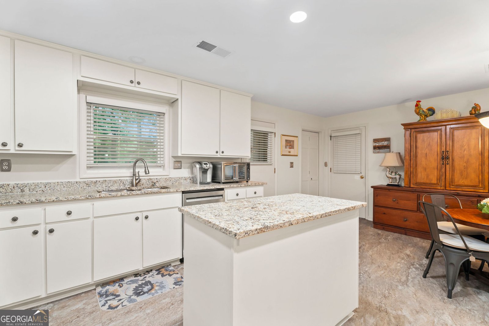 4040 Summit Drive Marietta - 5