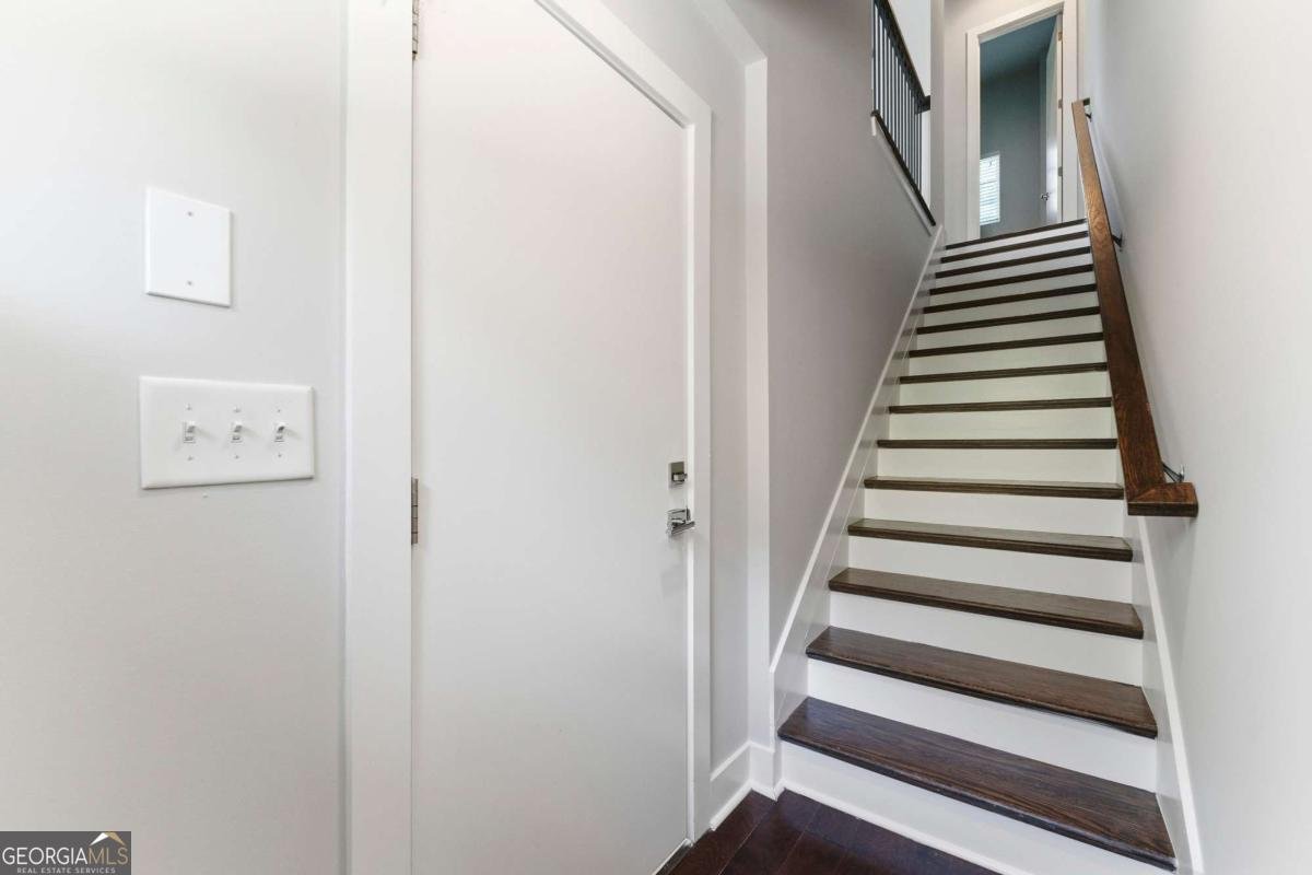 721 Taylor Court Atlanta - 3