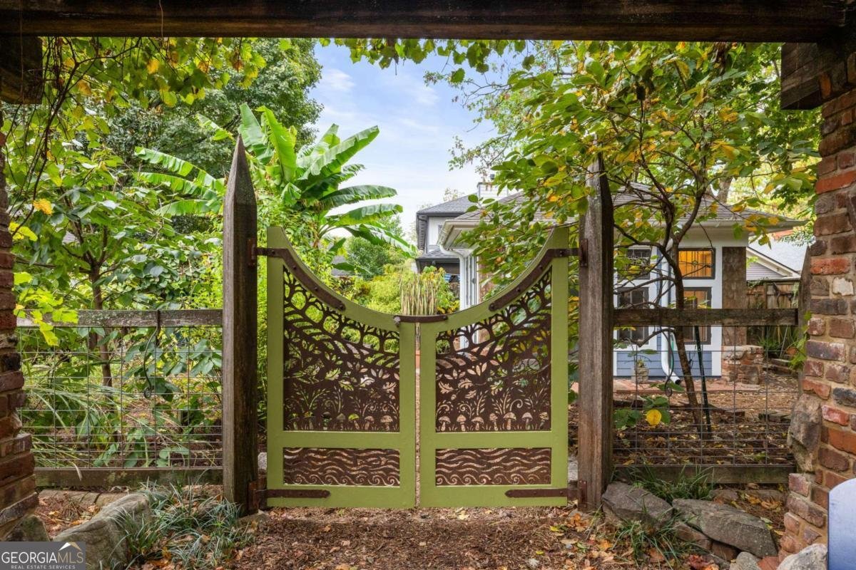 314 Elmira Place Atlanta - 60