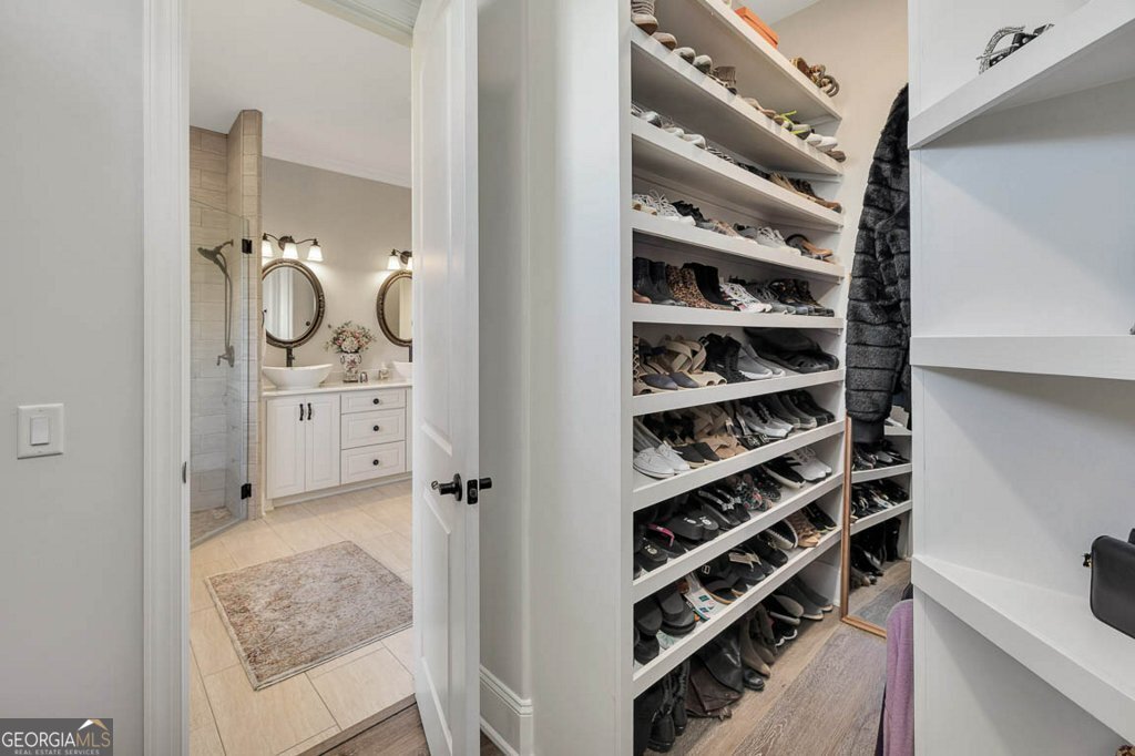 930 Champney St. Simons - 3