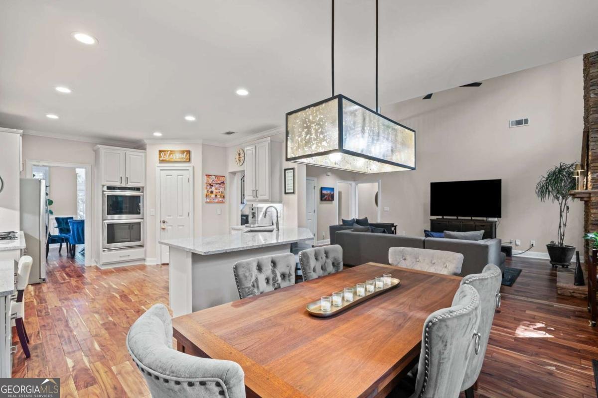 3200 Windsor Lake Drive Atlanta - 17