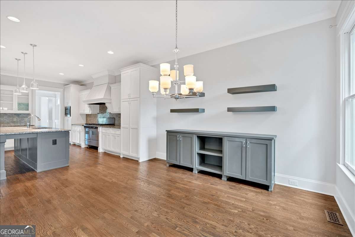 1298 Windsor Parkway Atlanta - 17