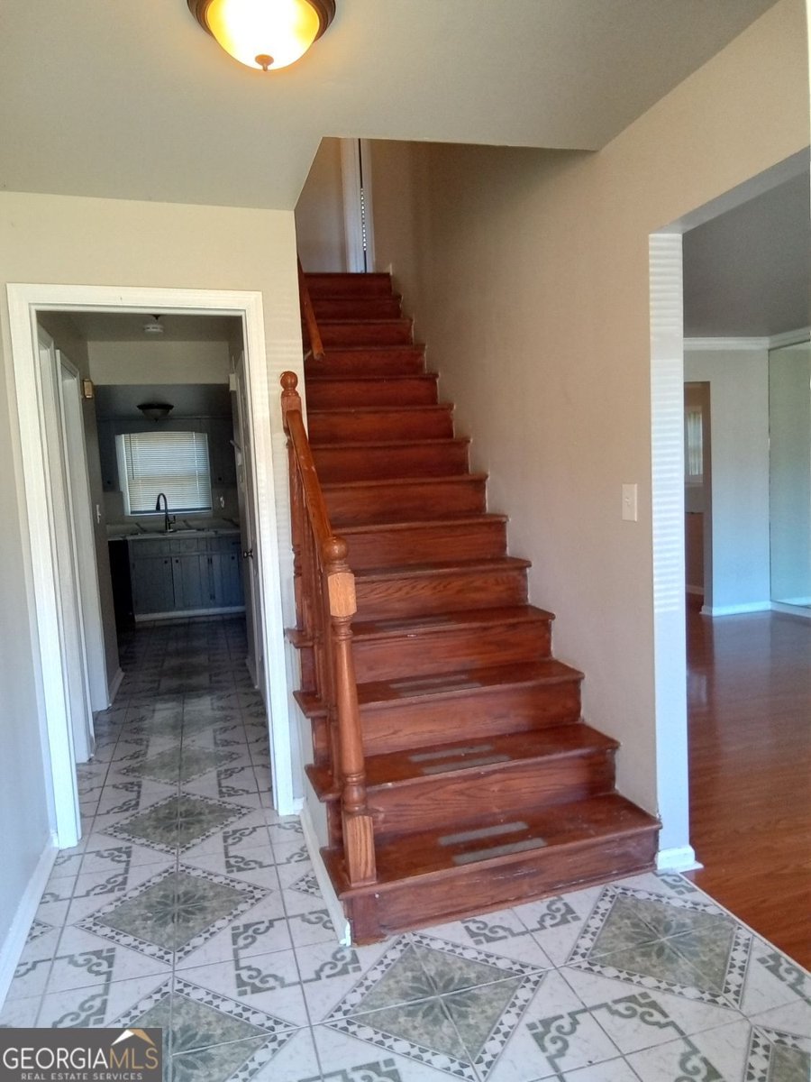 1757 Cherry Valley Circle Atlanta - 2