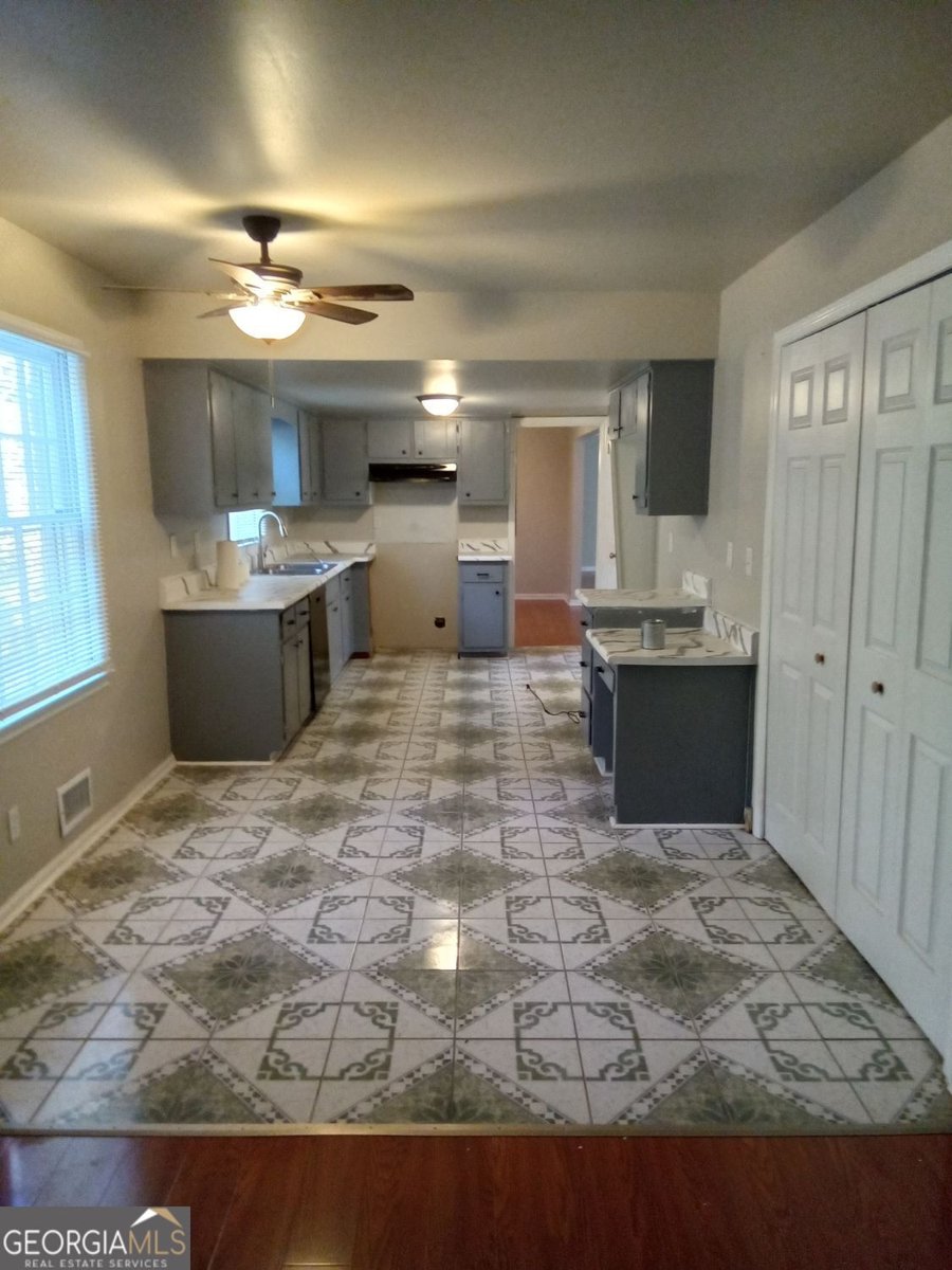 1757 Cherry Valley Circle Atlanta - 8