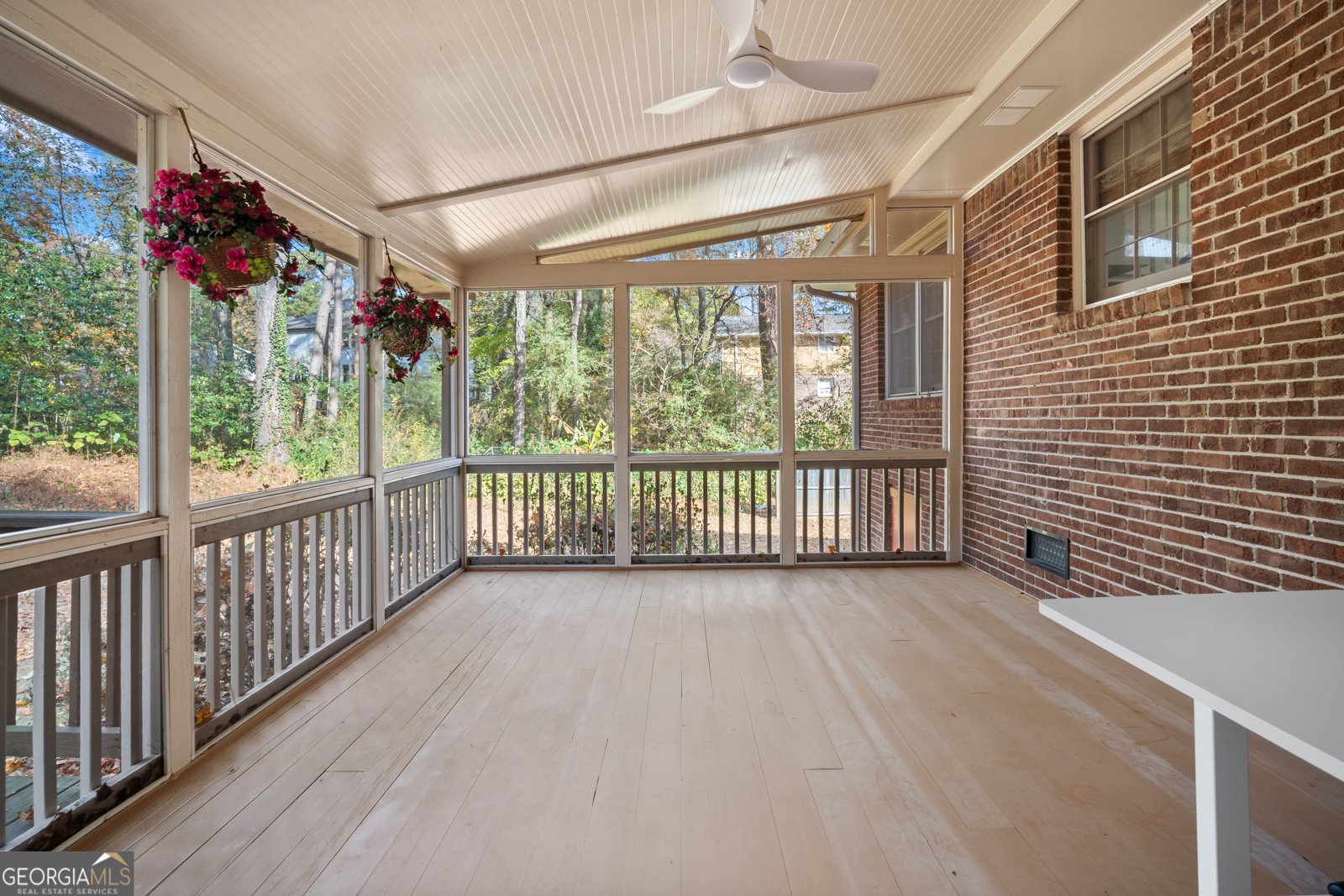 4955 Springfield Drive Atlanta - 19