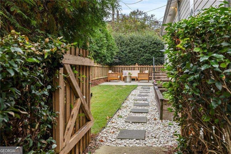 1721 Marietta Road Atlanta - 34