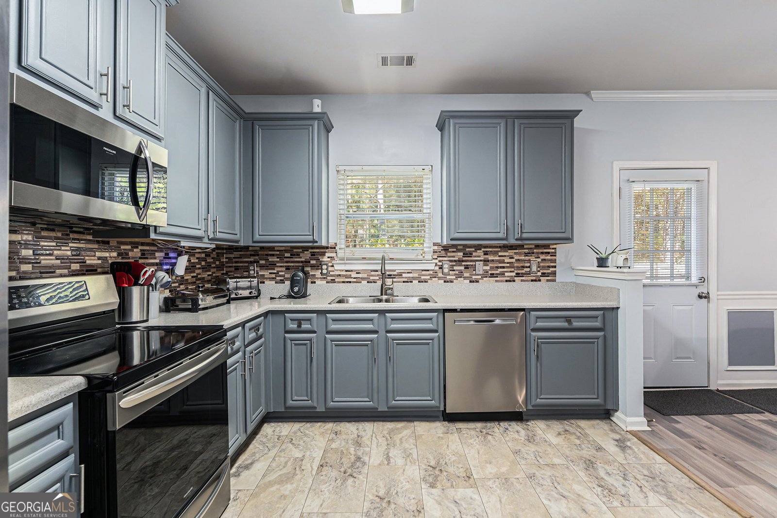 1111 Watercourse Way Hampton - 11