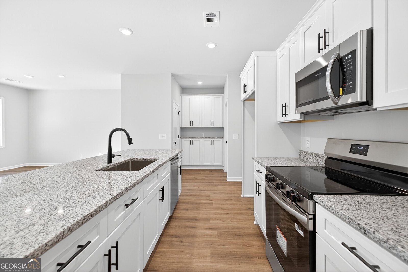 562 Madison Street Commerce - Photo 14