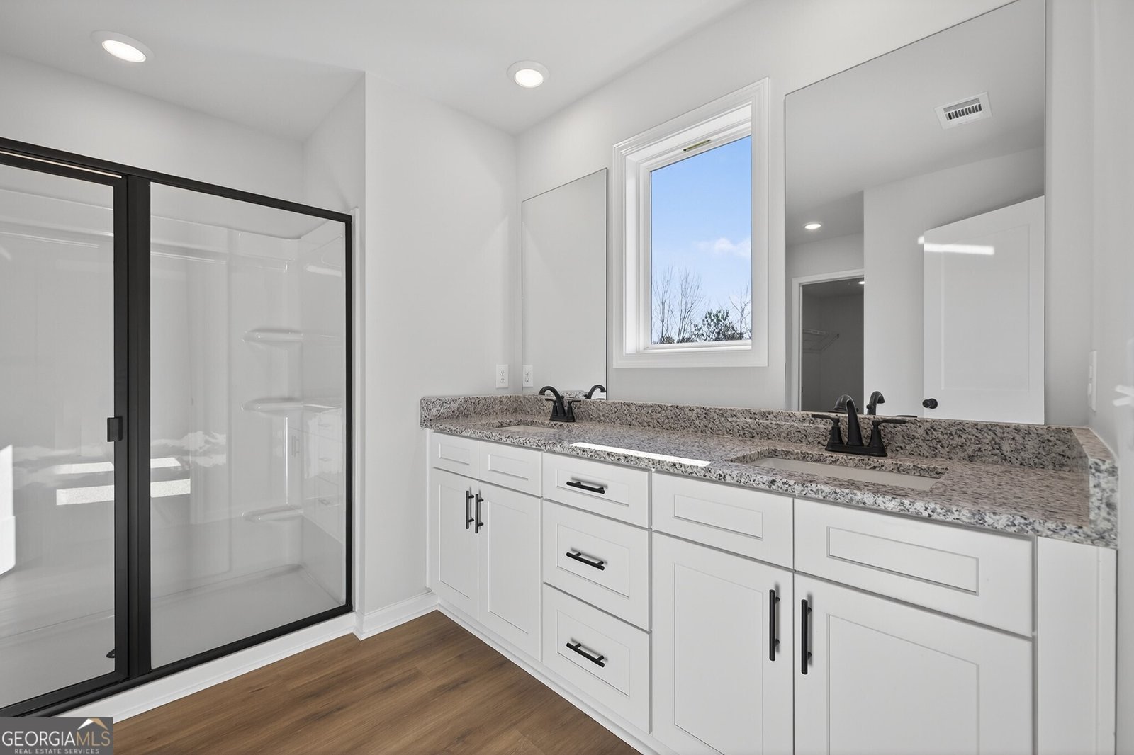 562 Madison Street Commerce - Photo 32