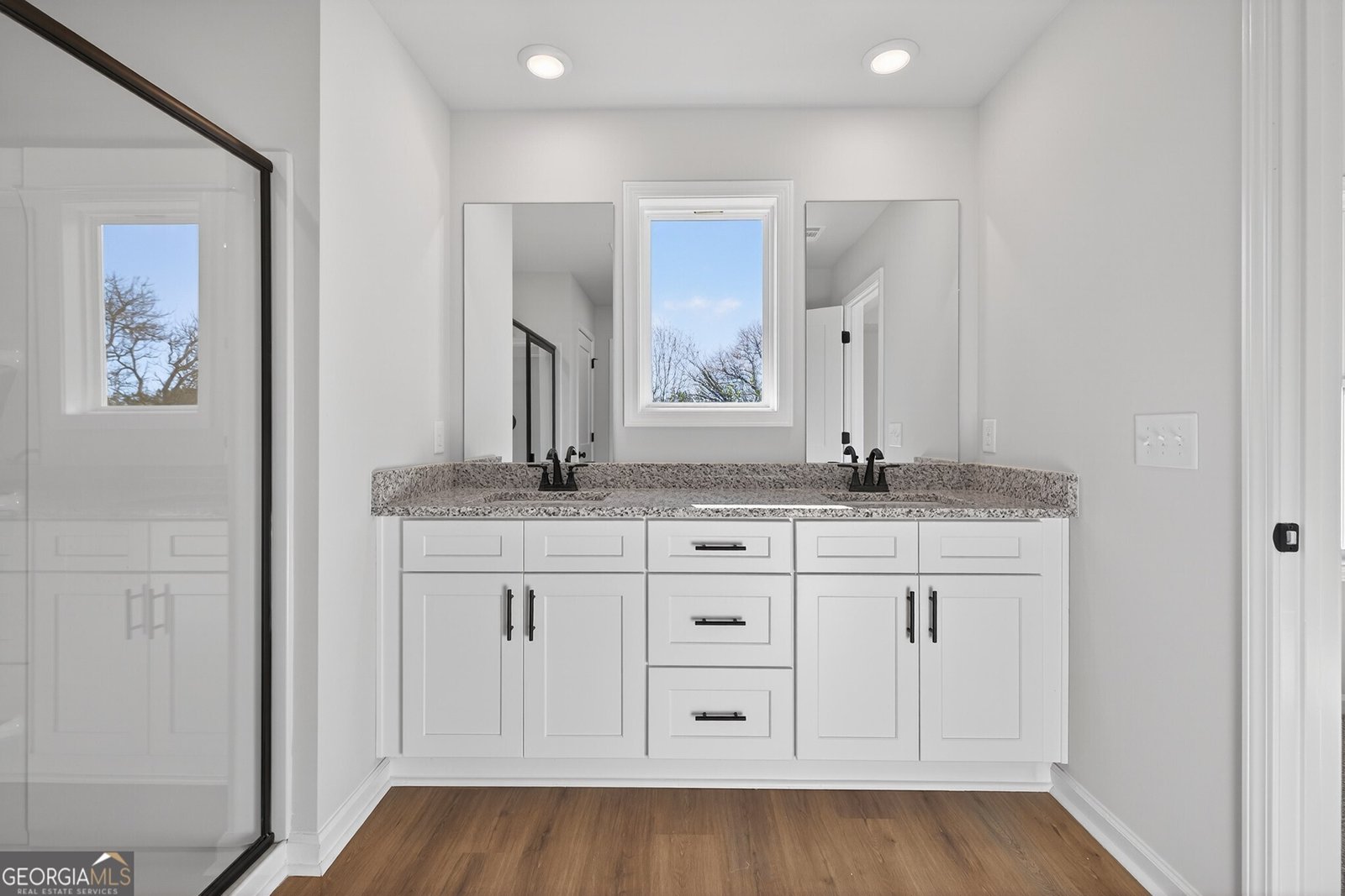 562 Madison Street Commerce - Photo 33