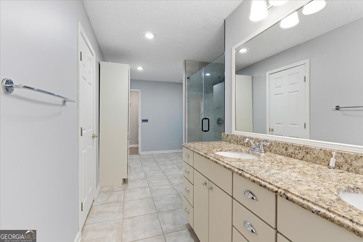 1708 Dudley Drive Woodstock - 17