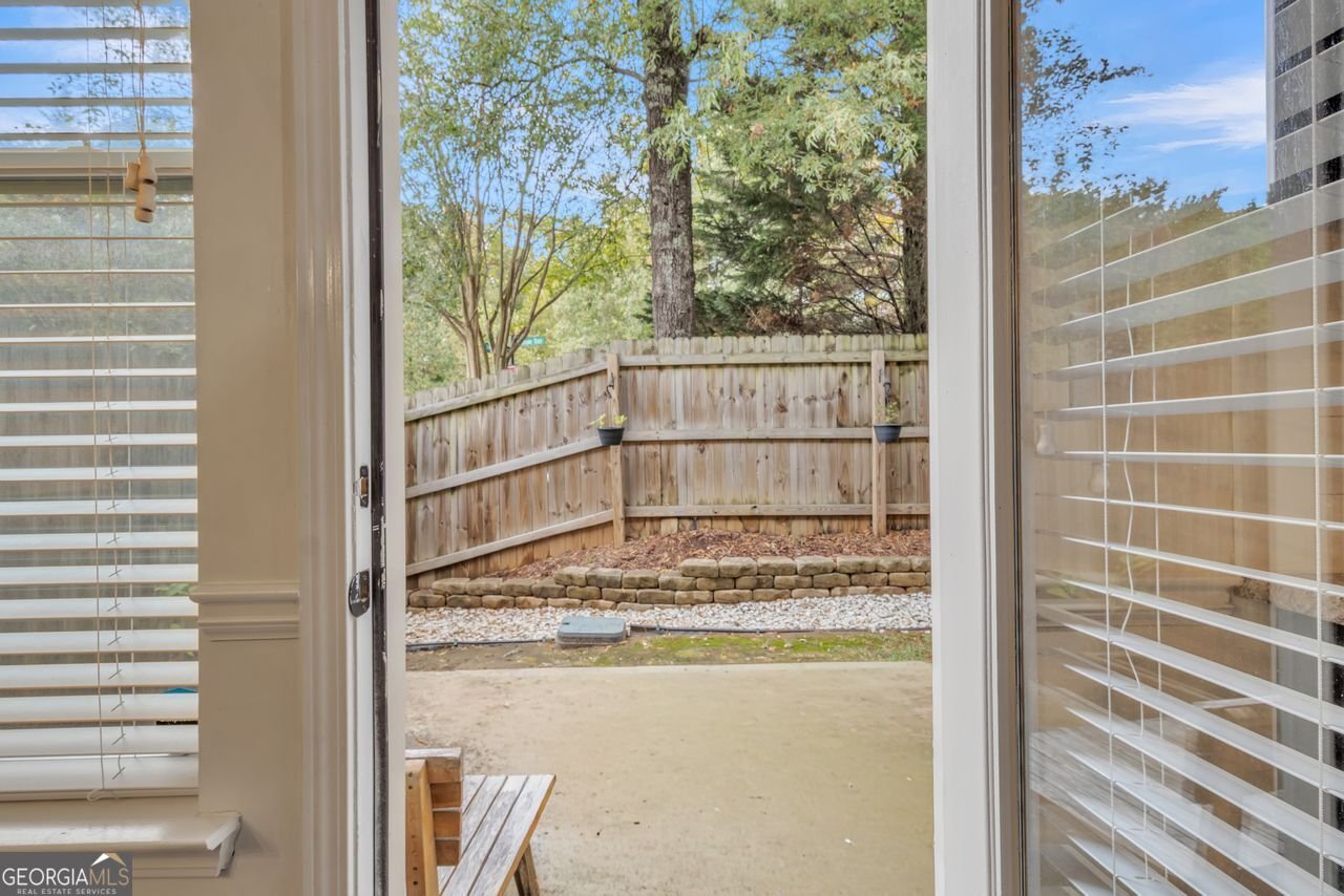 1563 BUTTERNUT Cove Stone Mountain - 34