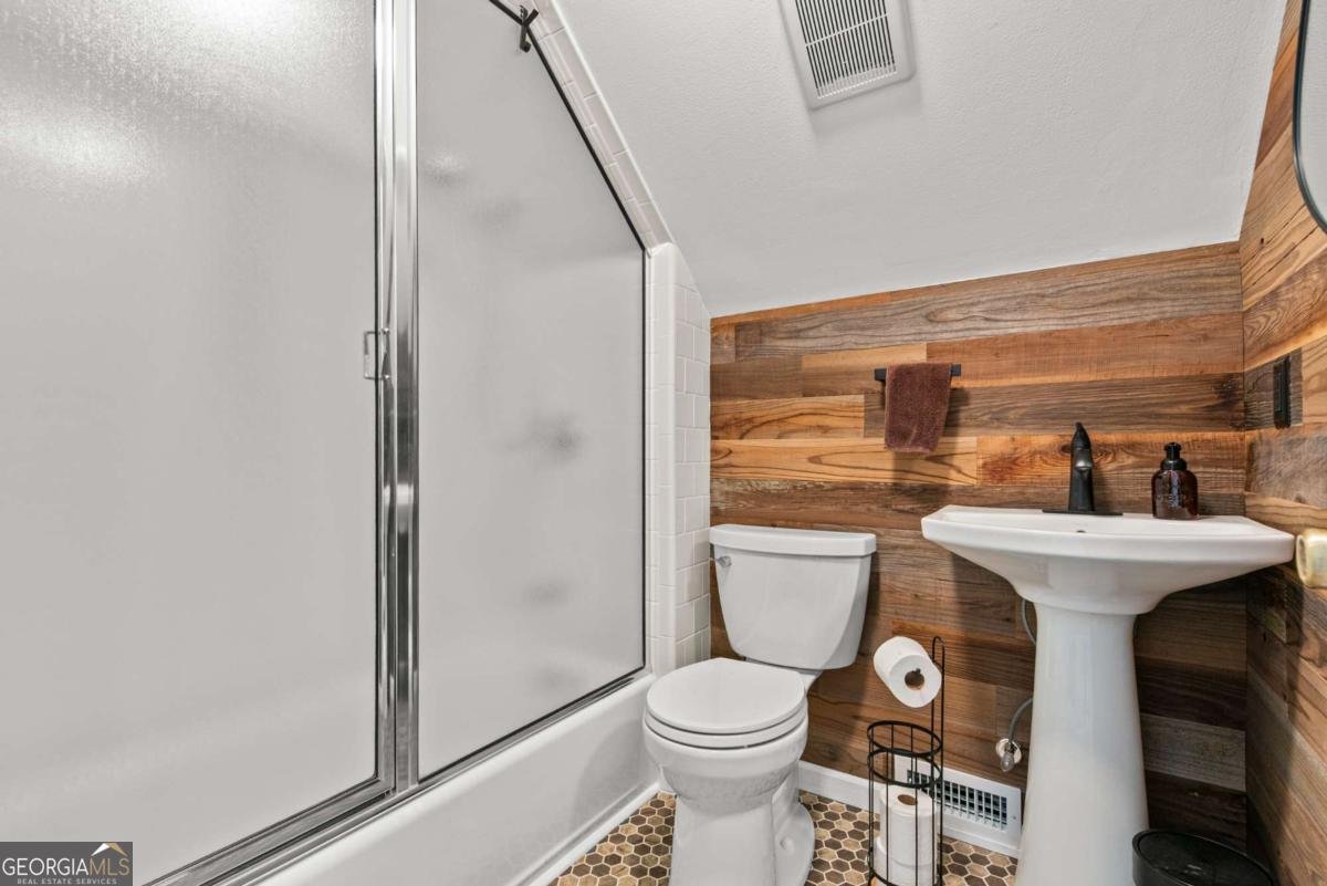 851 Jamesway Drive Sparta - 6