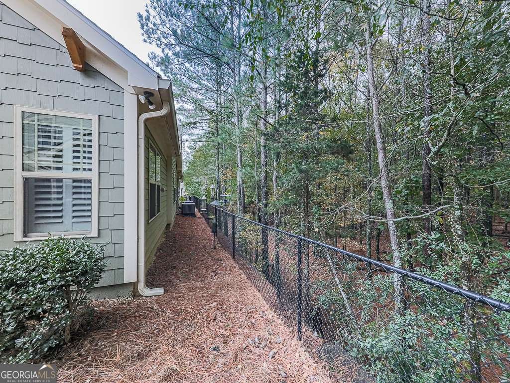 29 William Drive White - 24