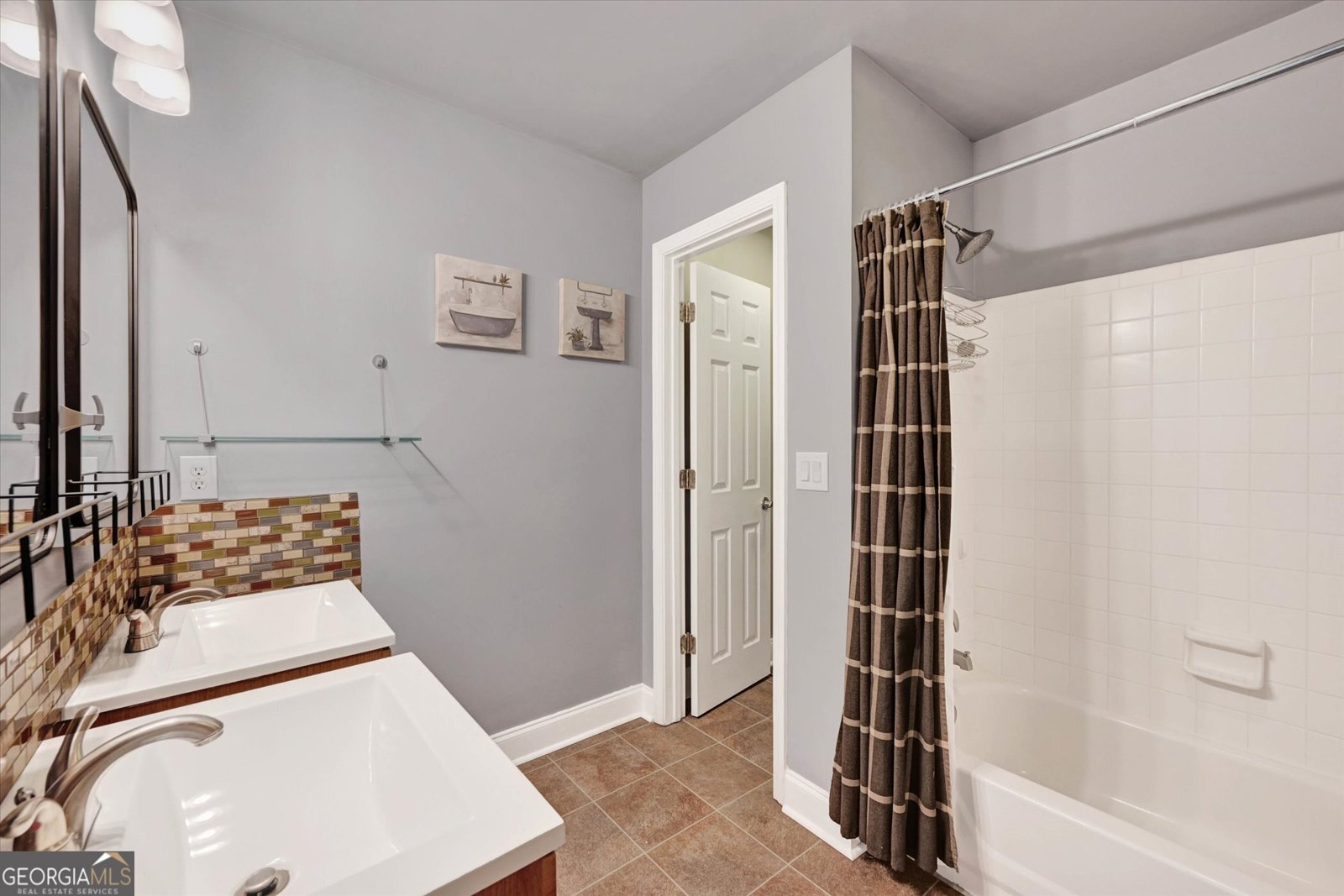 565 Camber Woods Drive Roswell - 32