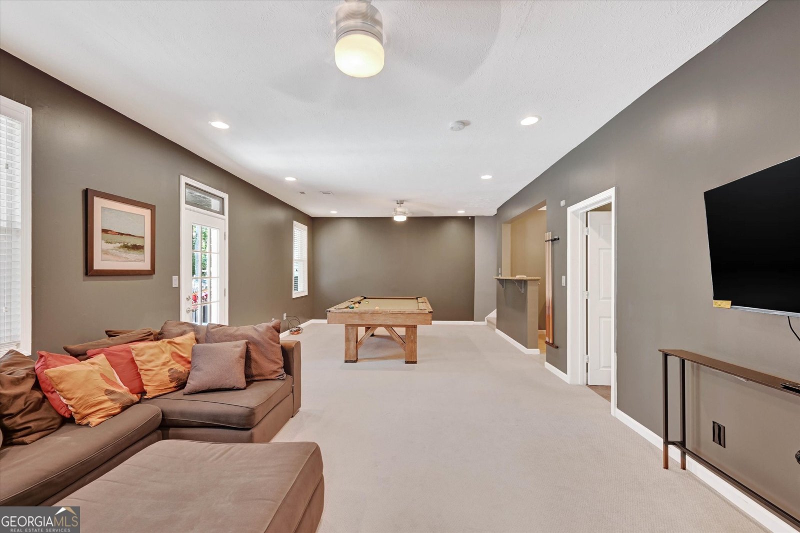 565 Camber Woods Drive Roswell - 43