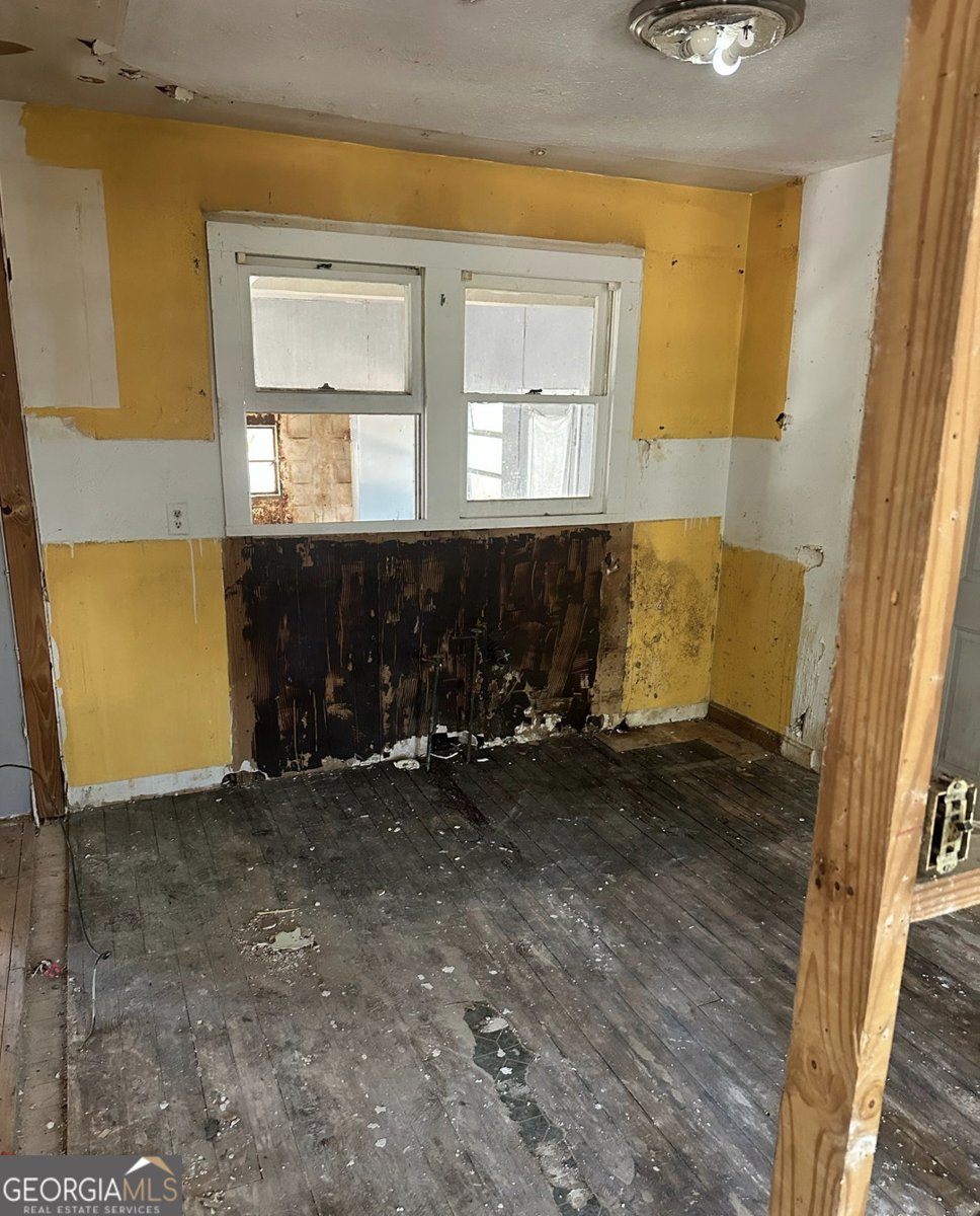 1099 Warren Drive Riverdale - 5