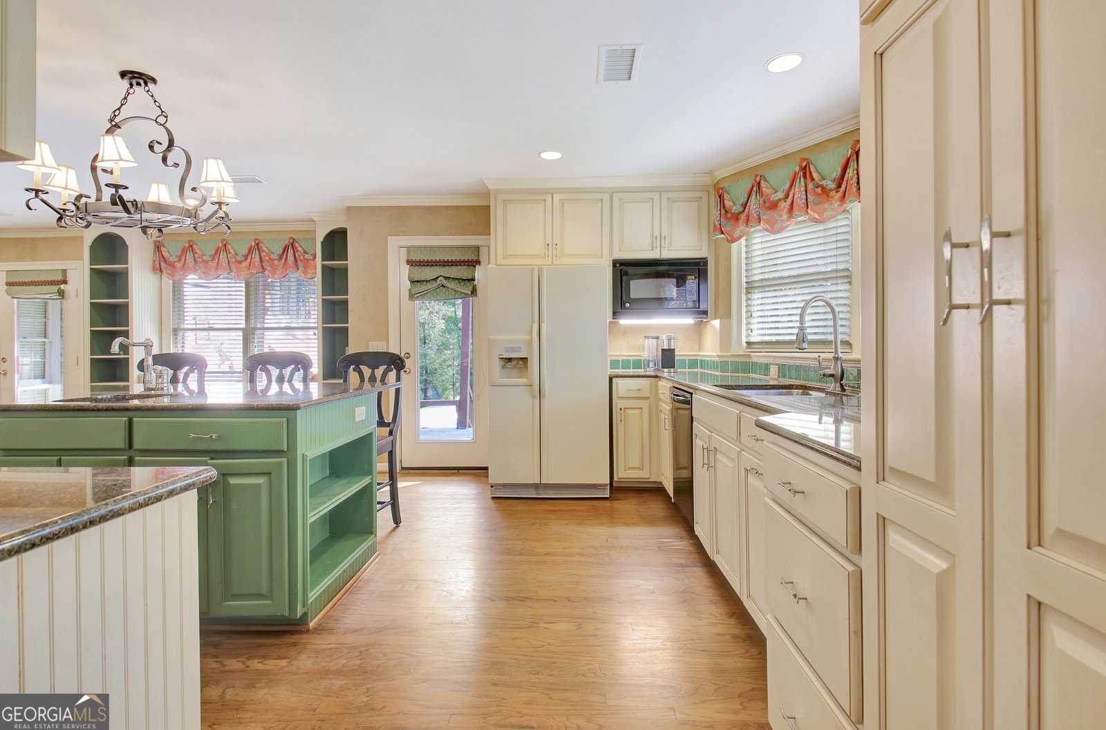 3402 Cambridge Drive Columbus - 19