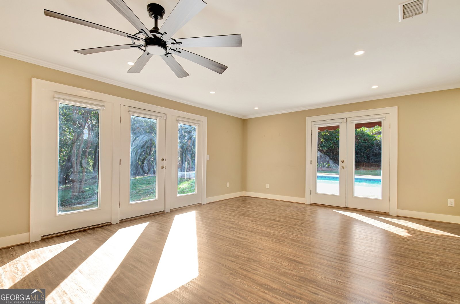 3402 Cambridge Drive Columbus - 51