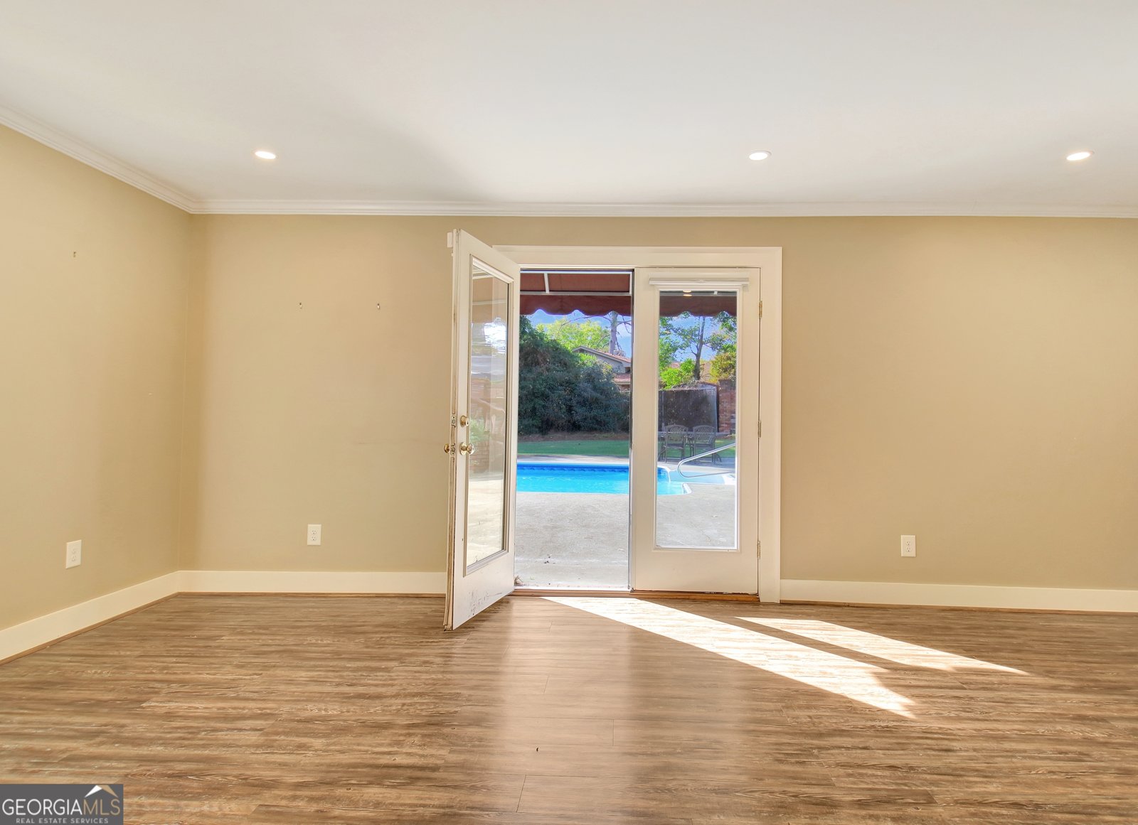 3402 Cambridge Drive Columbus - 52