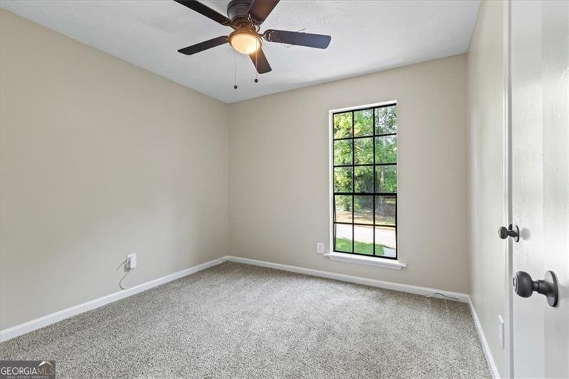 340 WINDSOR Walk Conyers - 12