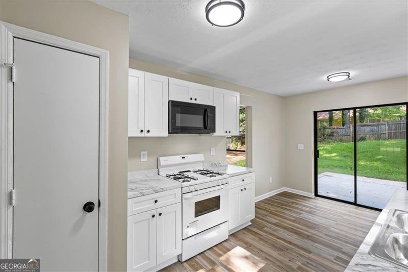 340 WINDSOR Walk Conyers - 9